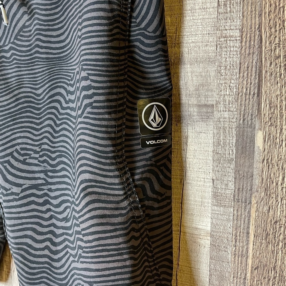 Volcom Mod Tech Board Shorts 27 Swim - image 5